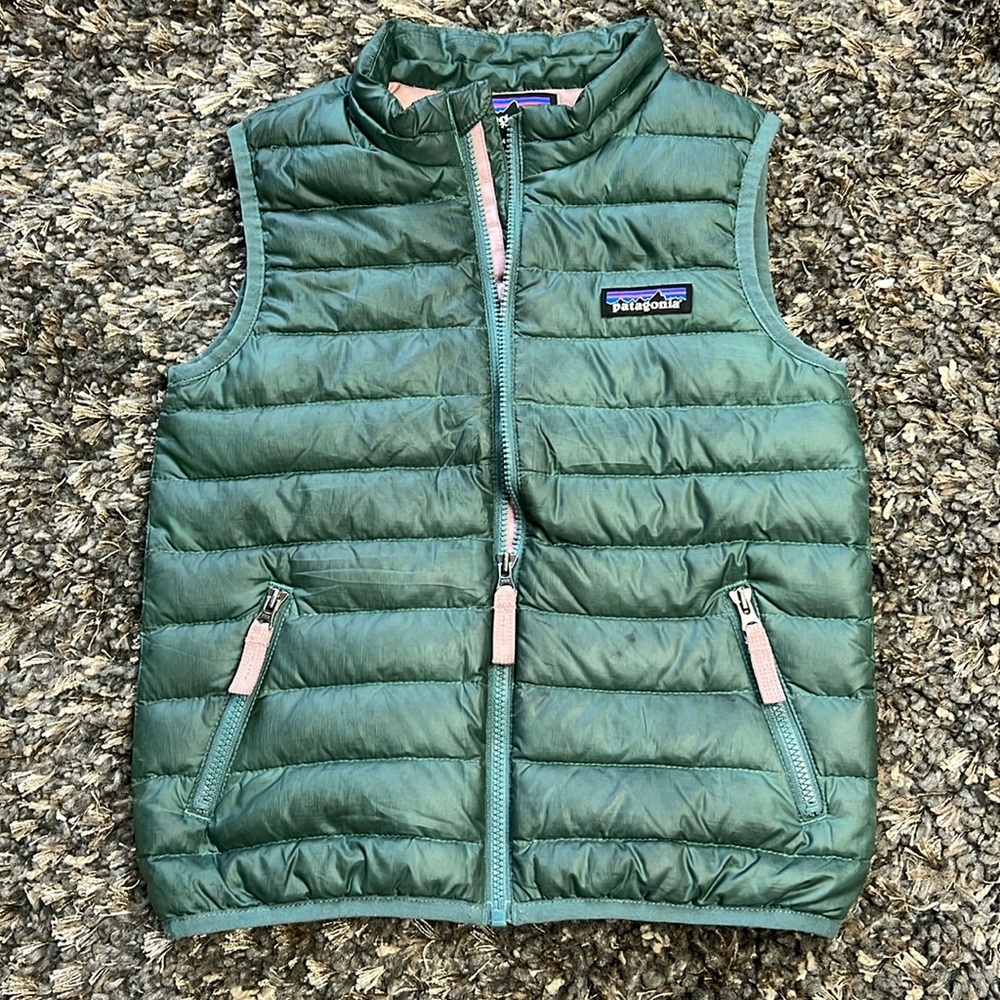 Patagonia Girls 4T down puffer vest